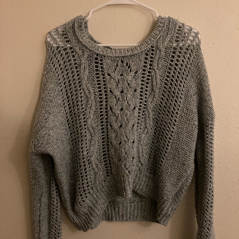 Nice knitted sweater 🧣